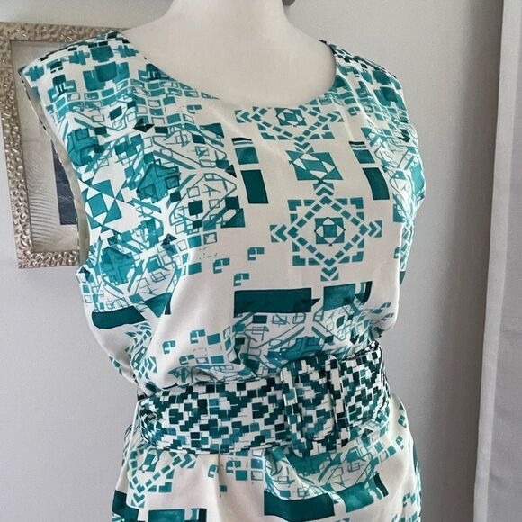 The Limited NWT silky sleeveless shift dress size XS - Picture 3 of 12